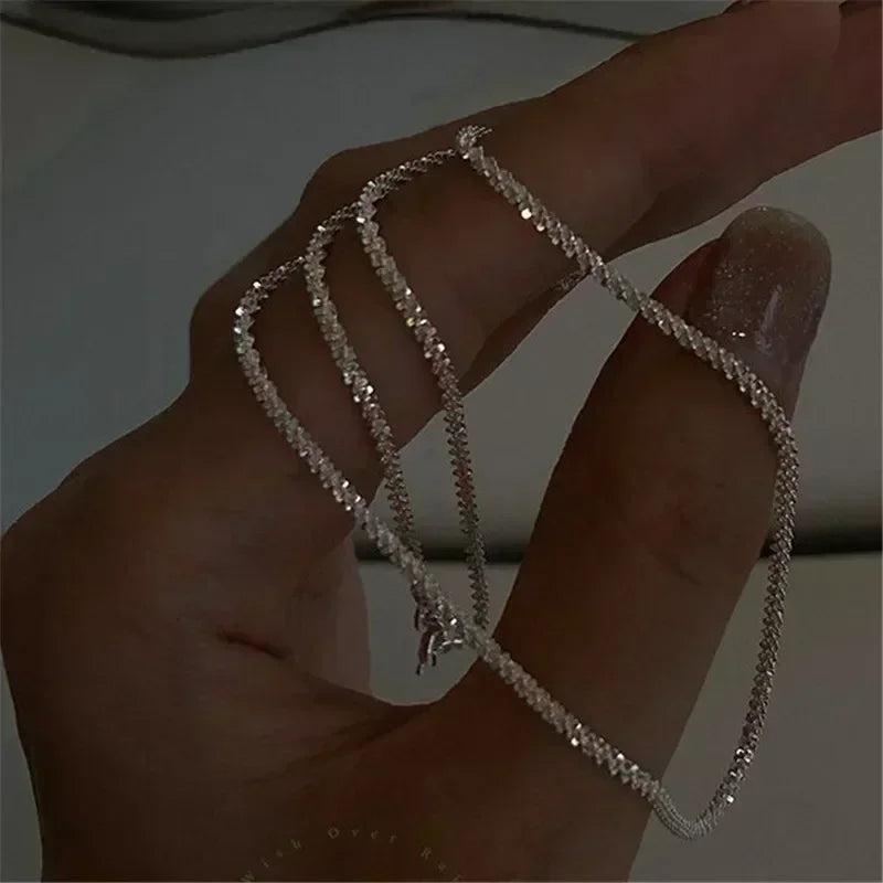 Colar Feminino Clássico de Luxo