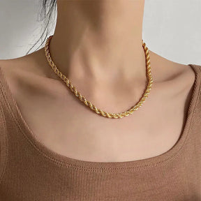 Colar Feminino Dourado Luxo Entrelaçado