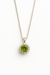 Colar Elegance Peridot – Brilho que Encanta ✨