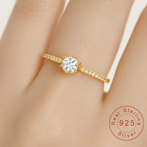 Anel Solitário com Zircônias em Banhado a Ouro ✨