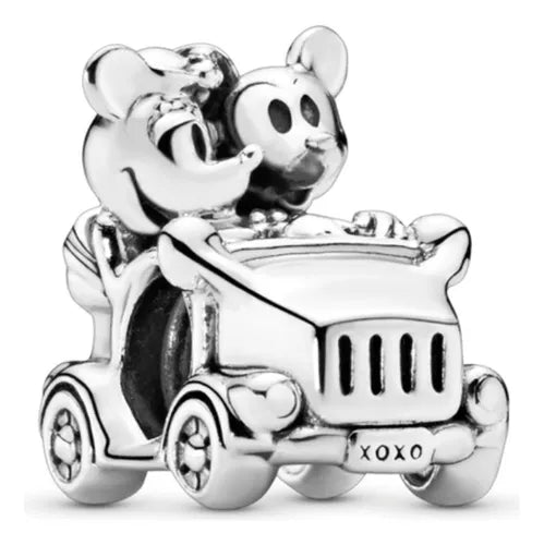 Berloque Prata 925 Mickey e Minnie no Carro  🚗💑
