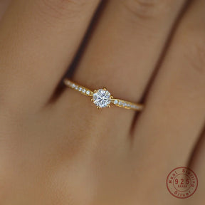Anel Solitário com Zircônias em Banhado a Ouro ✨