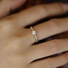 Anel Solitário com Zircônias em Banhado a Ouro ✨